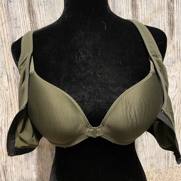 Victoria’s Secret Knockout Front-Close Sports Bra 34DD - Picture 3 of 5